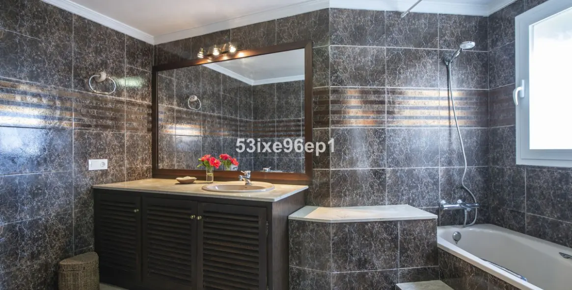 Venta de adosado en Estepona 18