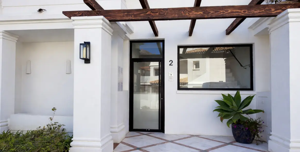 Продажа апартаментов на среднем этаже в Nueva Andalucía 3