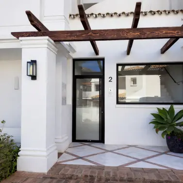 Sale of middle floor apartment in Nueva Andalucía