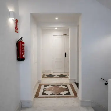 Sale of middle floor apartment in Nueva Andalucía