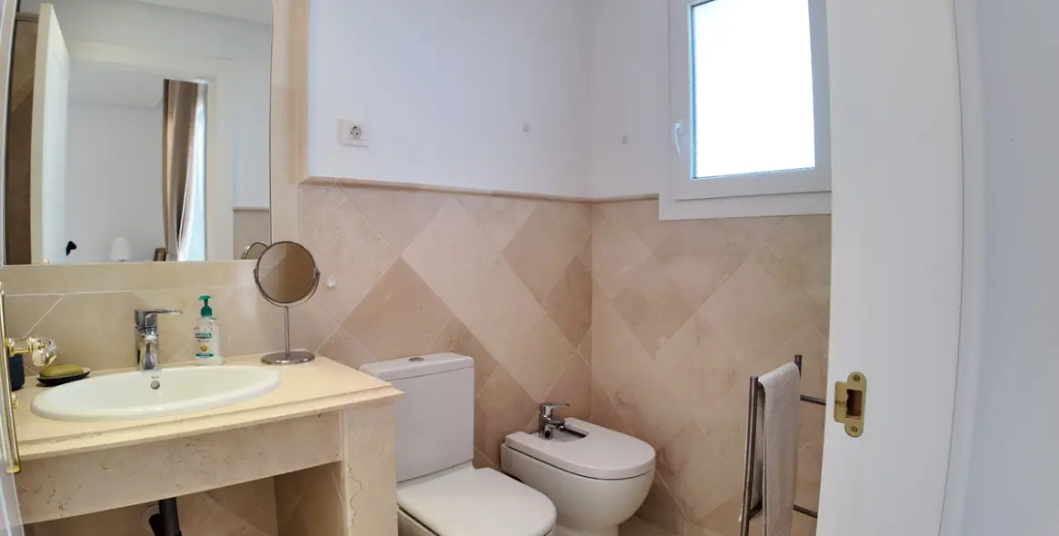 Продажа апартаментов на среднем этаже в Nueva Andalucía 11