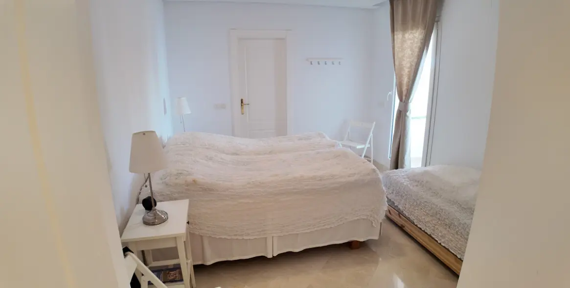 Продажа апартаментов на среднем этаже в Nueva Andalucía 14