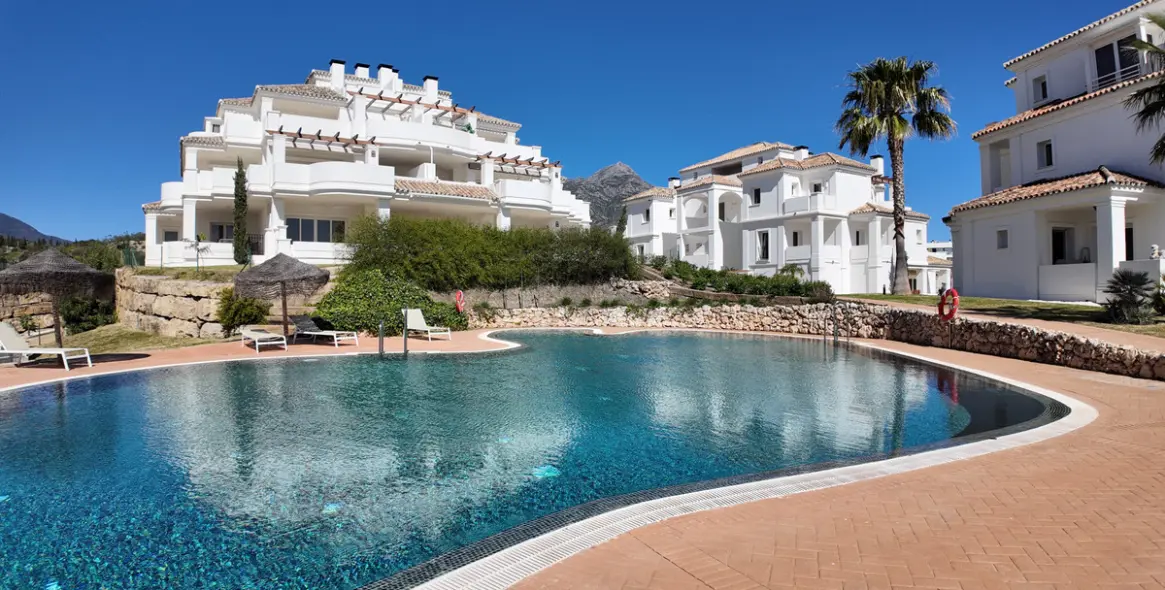 Продажа апартаментов на среднем этаже в Nueva Andalucía 21