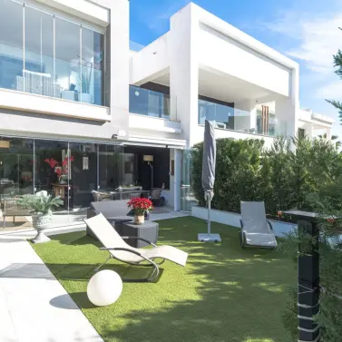 Sale of ground floor apartment in New Golden Mile