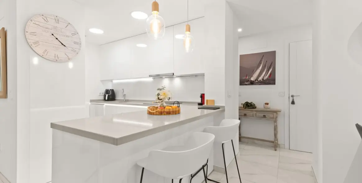 Продажа апартаментов на первом этаже в New Golden Mile 5