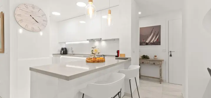 Продажа апартаментов на первом этаже в New Golden Mile 4