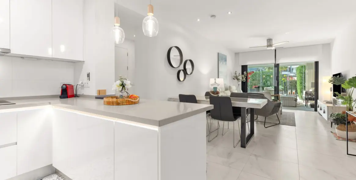 Продажа апартаментов на первом этаже в New Golden Mile 7