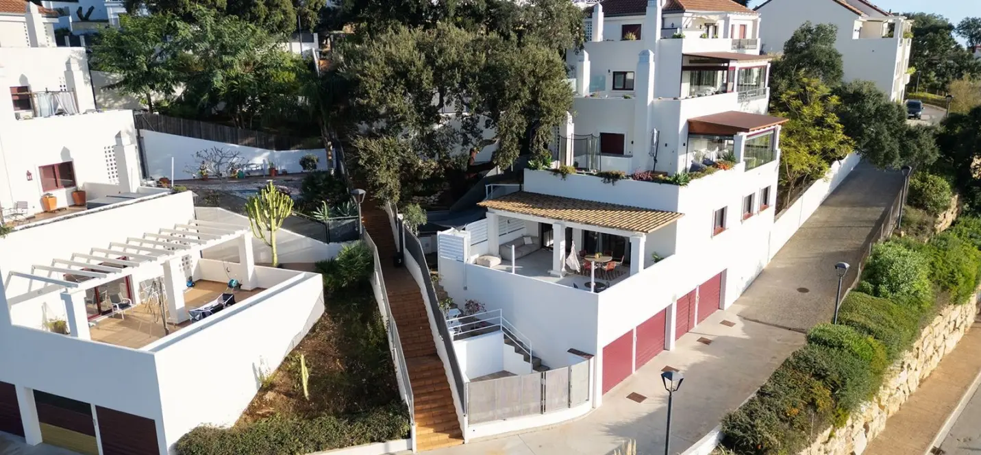 Sale of townhouse in La Mairena 2