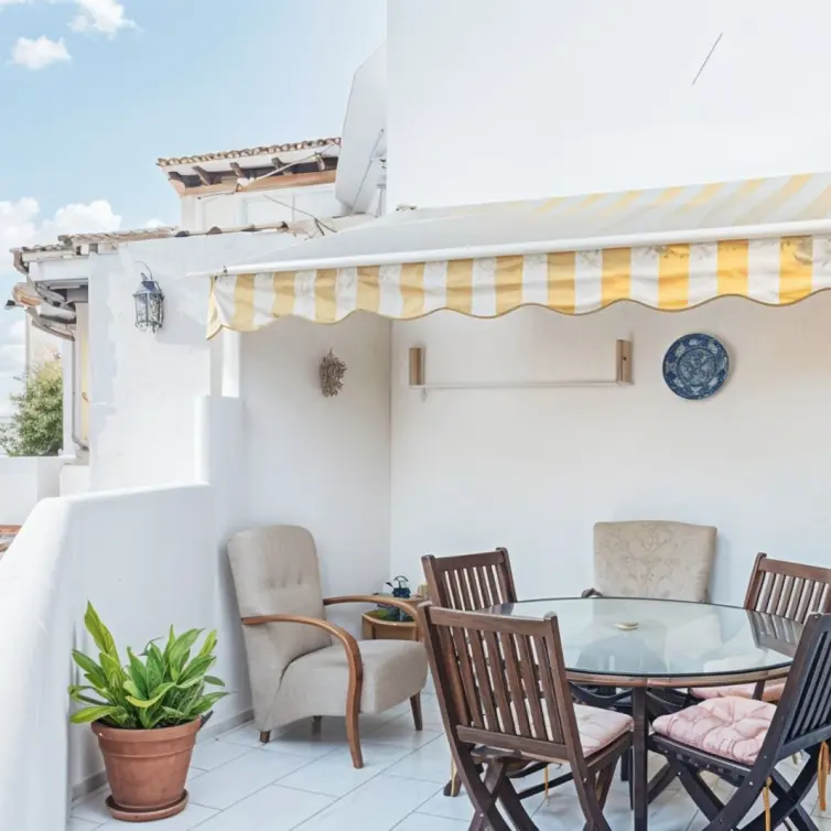 Sale of penthouse in Elviria