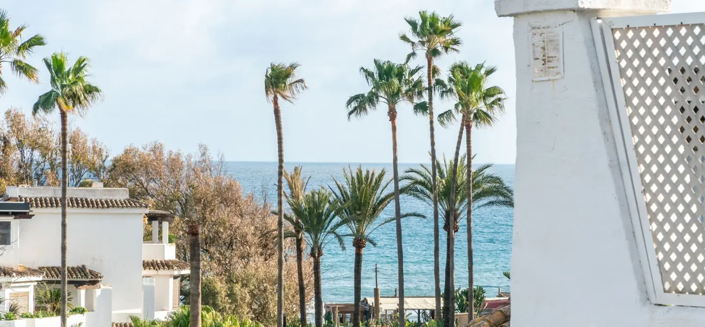 Sale of penthouse in Elviria 3