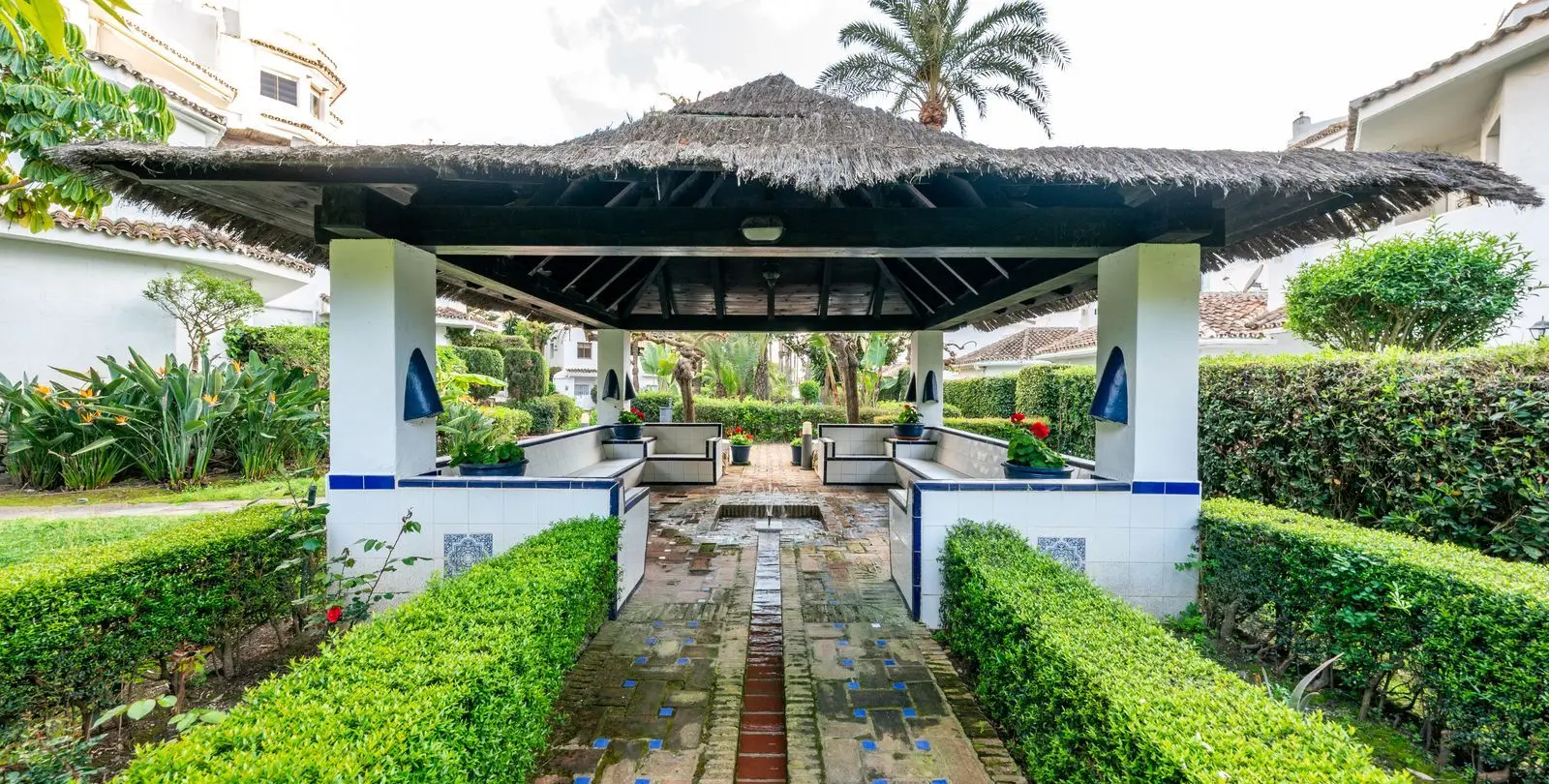 Sale of penthouse in Elviria 7