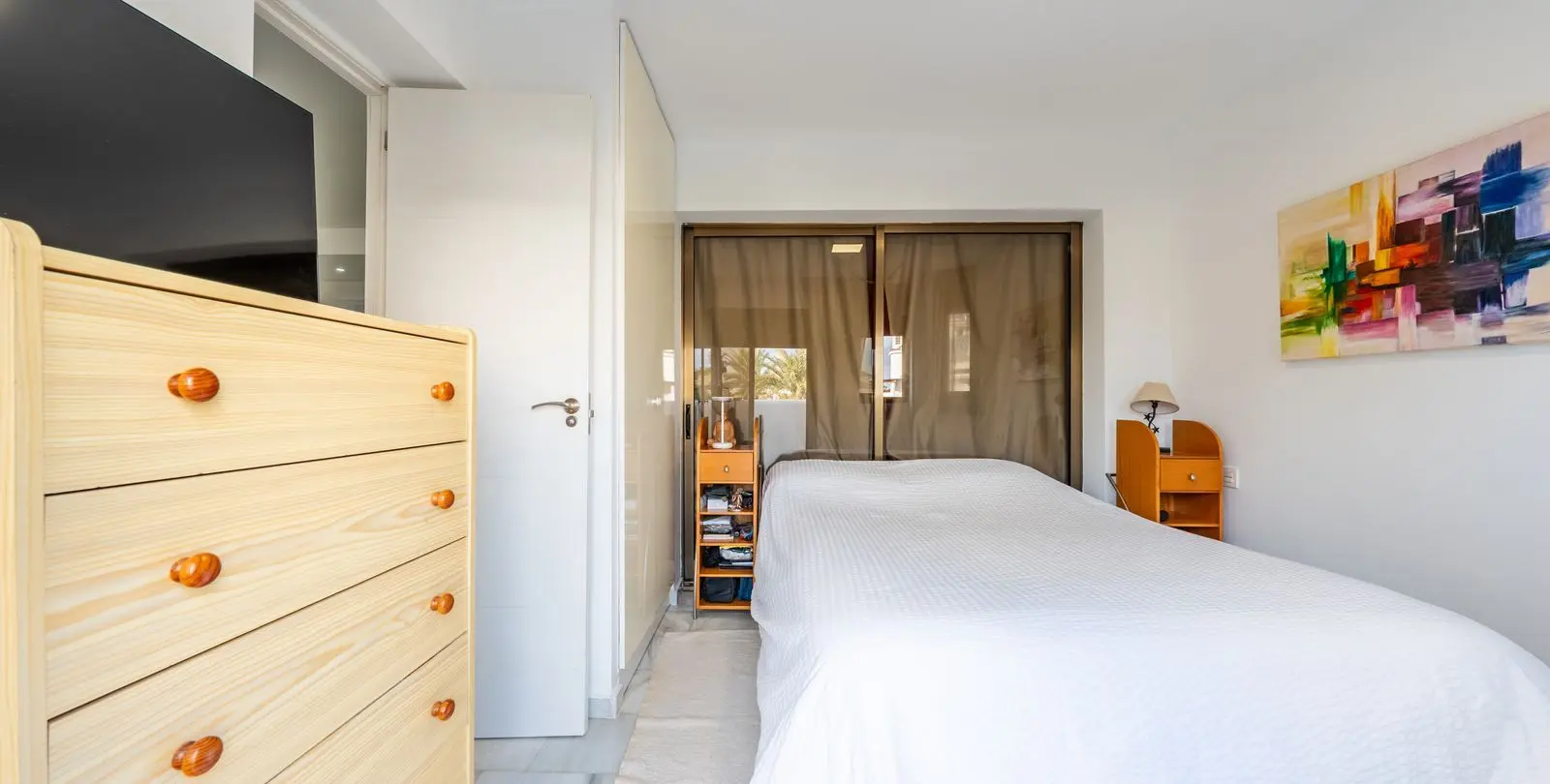 Sale of penthouse in Elviria 12