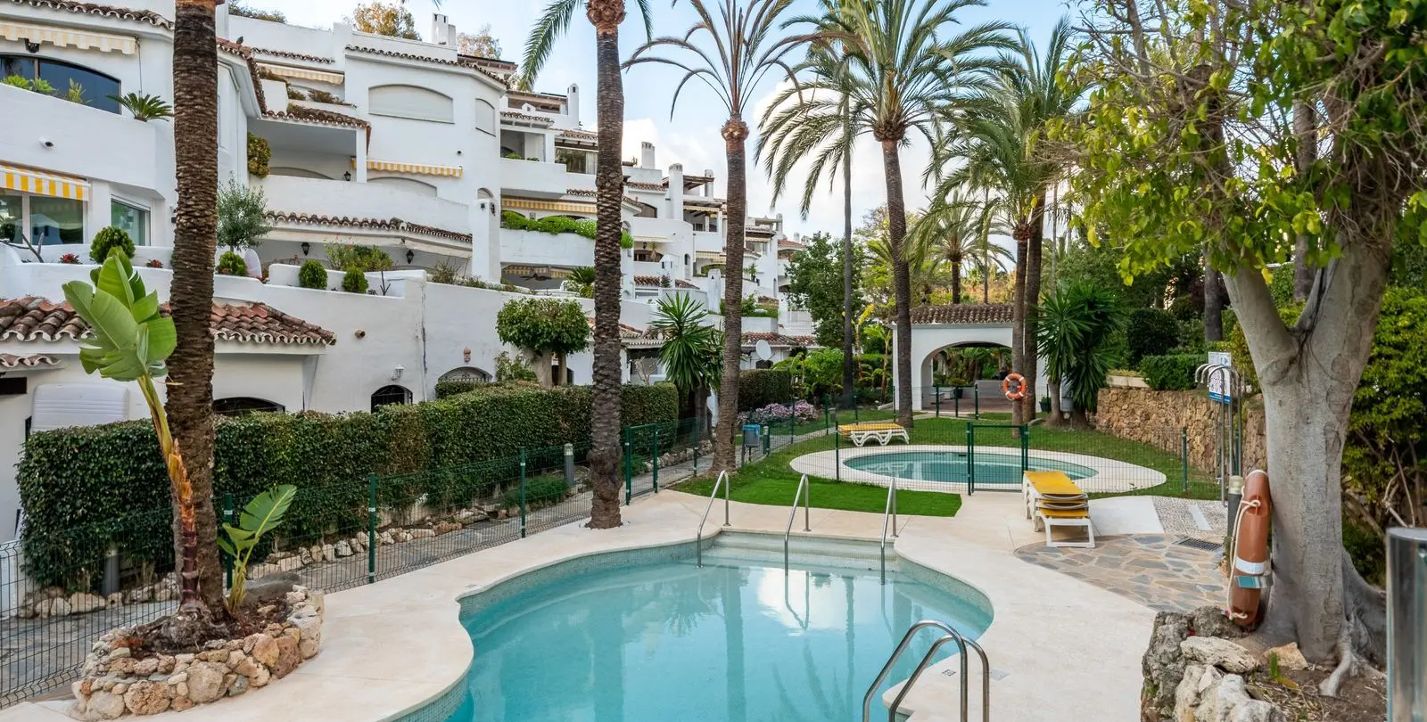 Sale of penthouse in Elviria 20