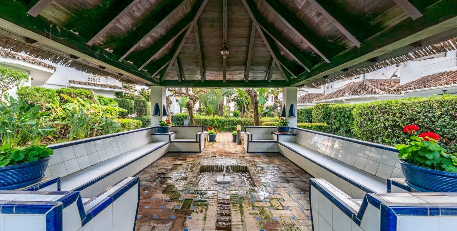 Sale of penthouse in Elviria 21