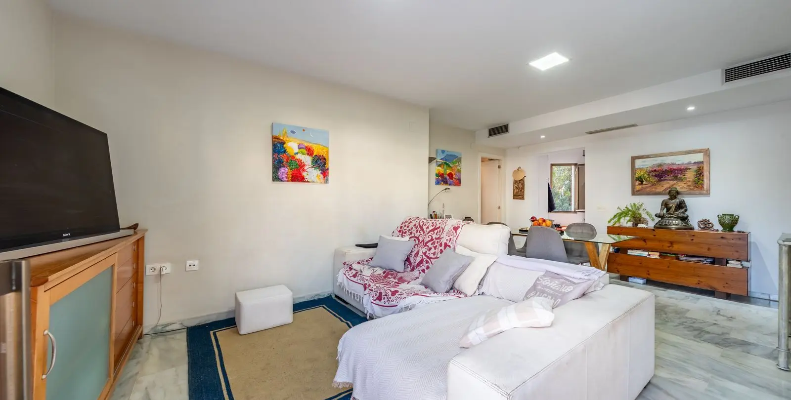 Sale of penthouse in Elviria 23