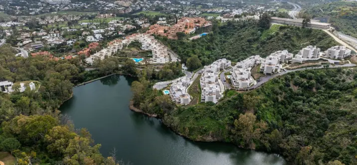 Продажа апартаментов на среднем этаже в Nueva Andalucía 3