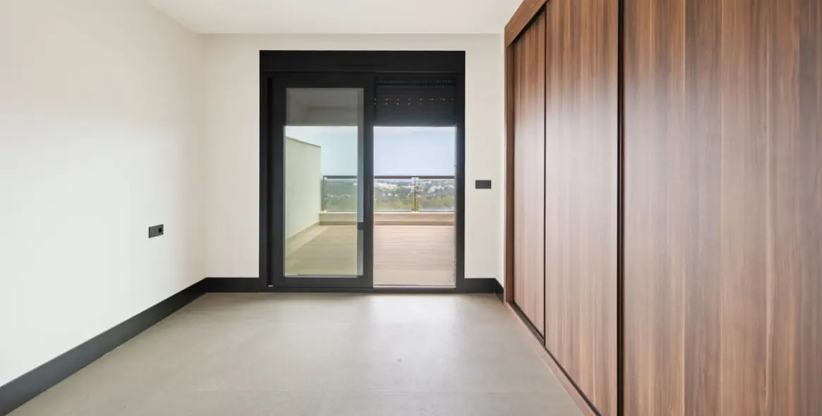 Venta de apartamento en planta media en Nueva Andalucía 6