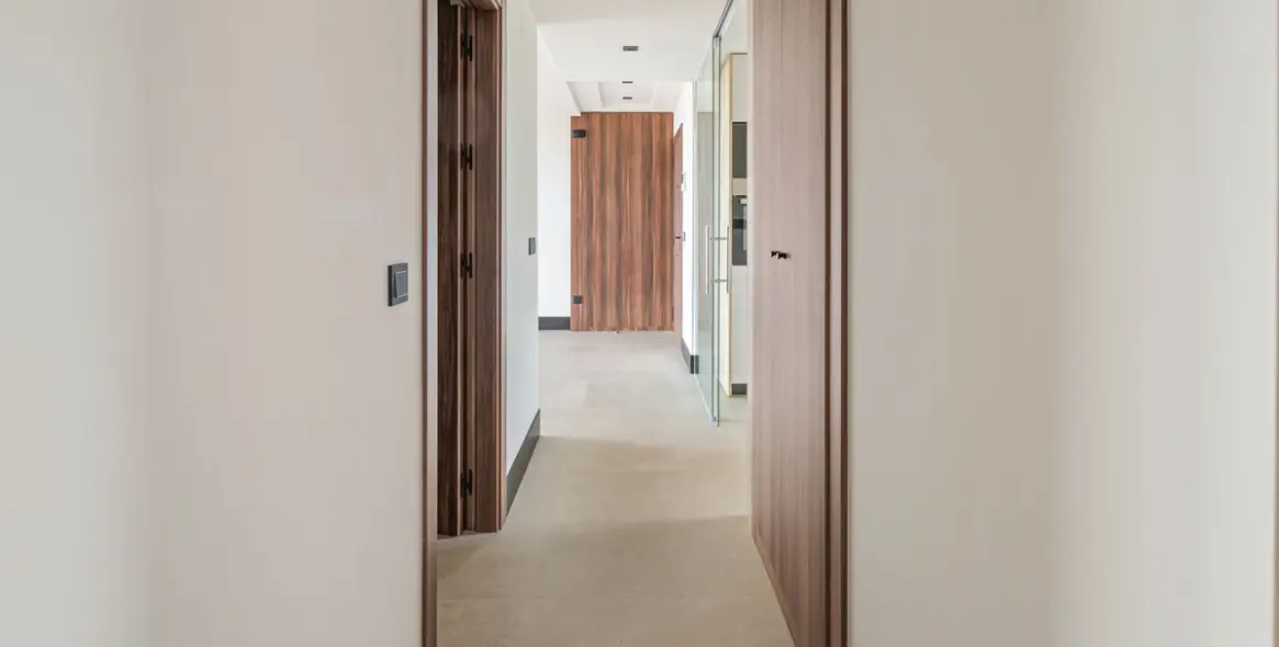 Venta de apartamento en planta media en Nueva Andalucía 10