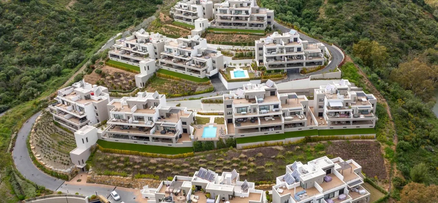 Sale of middle floor apartment in Nueva Andalucía 1