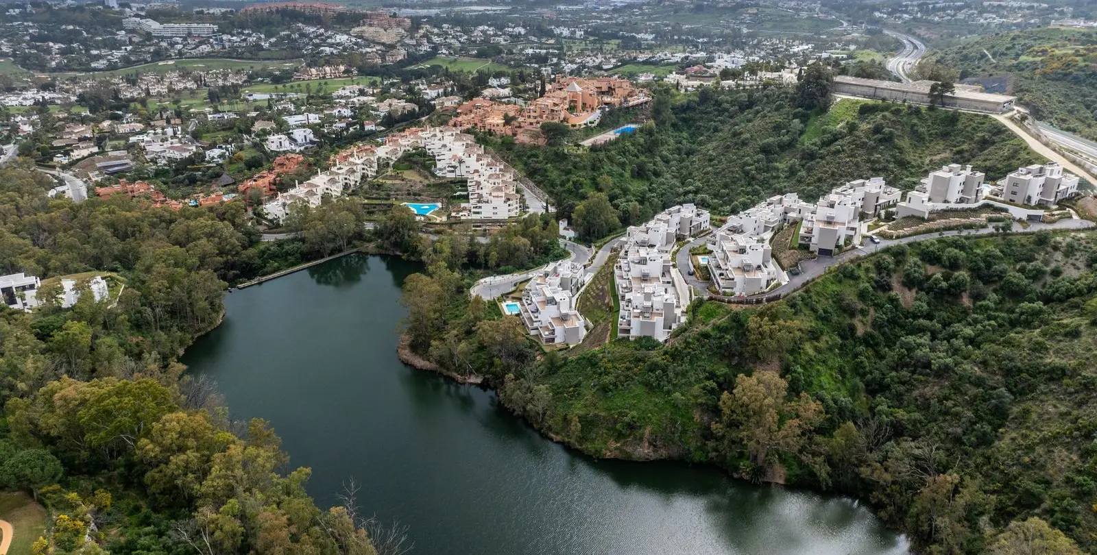 Sale of middle floor apartment in Nueva Andalucía 4