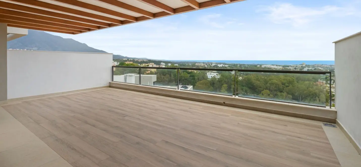 Sale of middle floor apartment in Nueva Andalucía 4