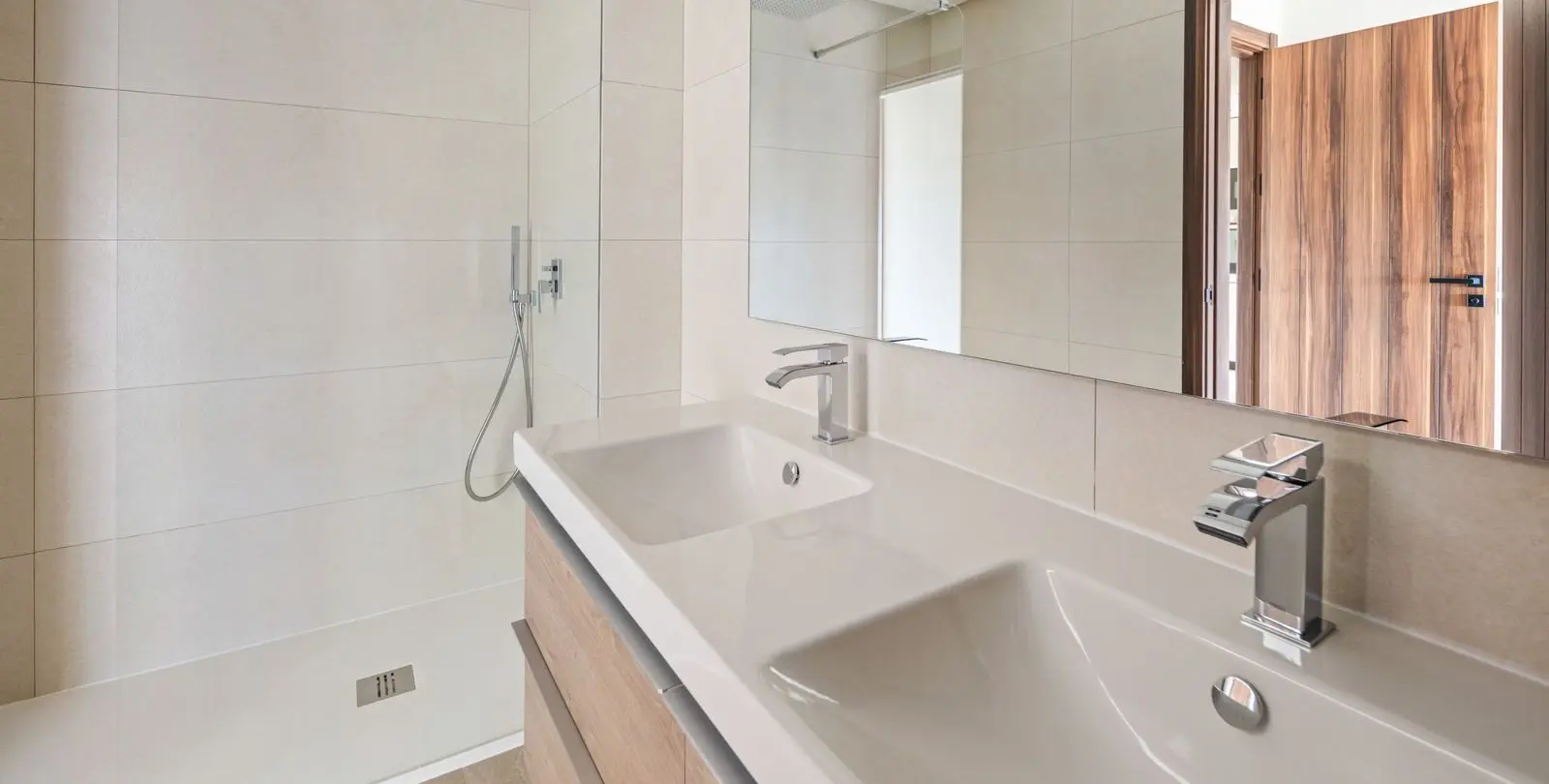 Sale of middle floor apartment in Nueva Andalucía 9