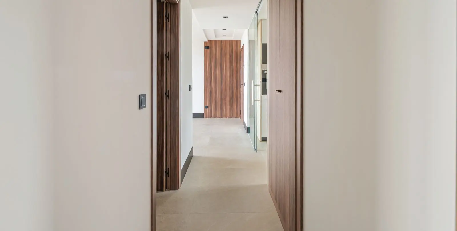 Sale of middle floor apartment in Nueva Andalucía 10