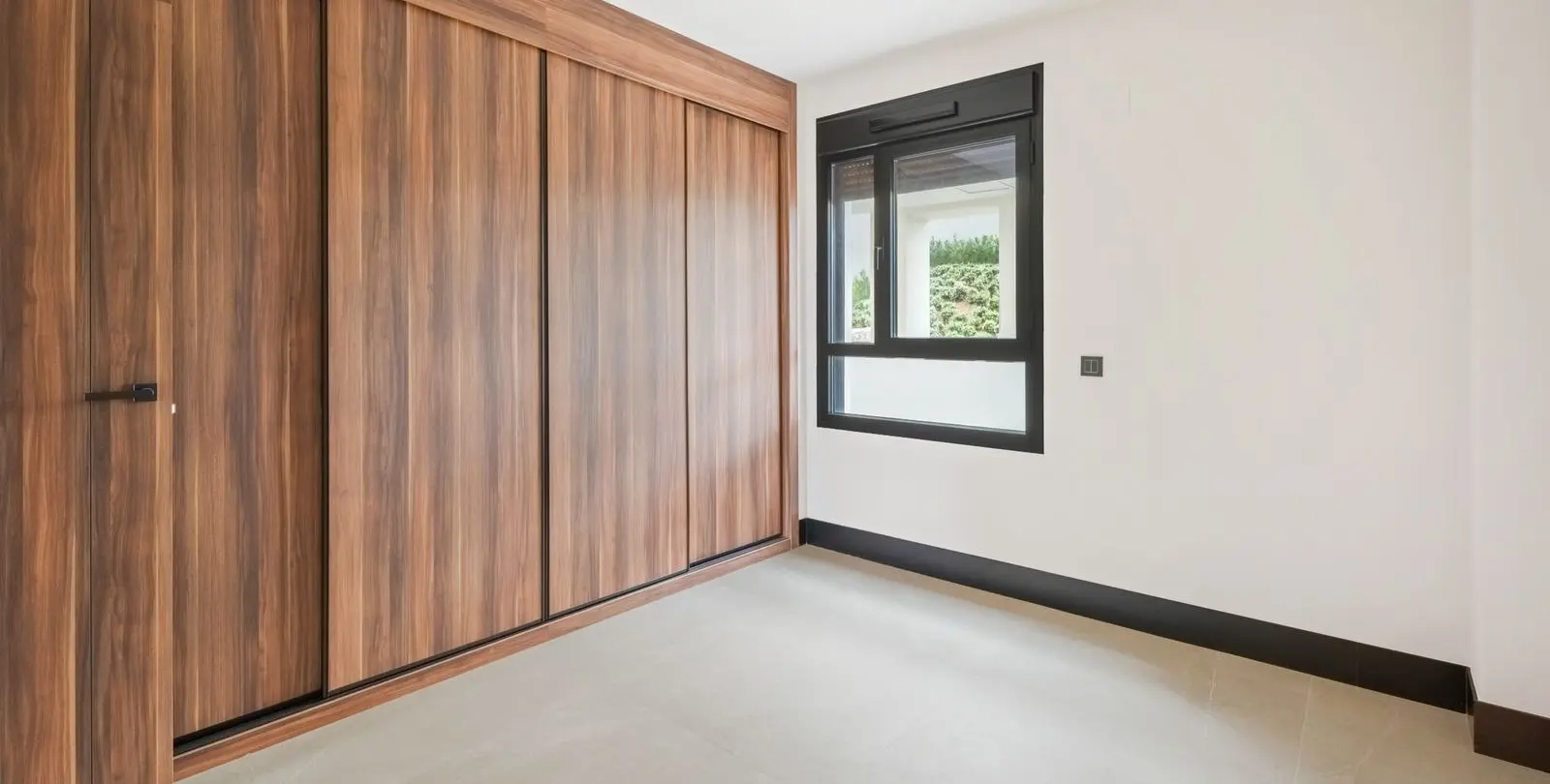 Sale of middle floor apartment in Nueva Andalucía 21