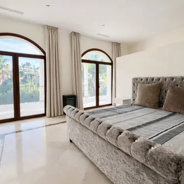 Sale of detached villa in Benahavís