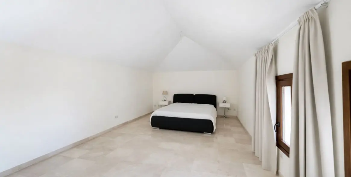 Продажа  отдельно стоящей виллы в Benahavís 10