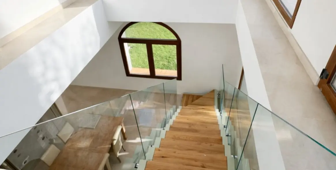 Продажа  отдельно стоящей виллы в Benahavís 22