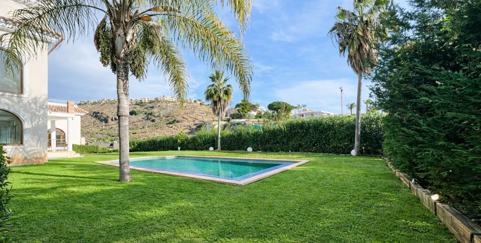 Sale of detached villa in Benahavís 18