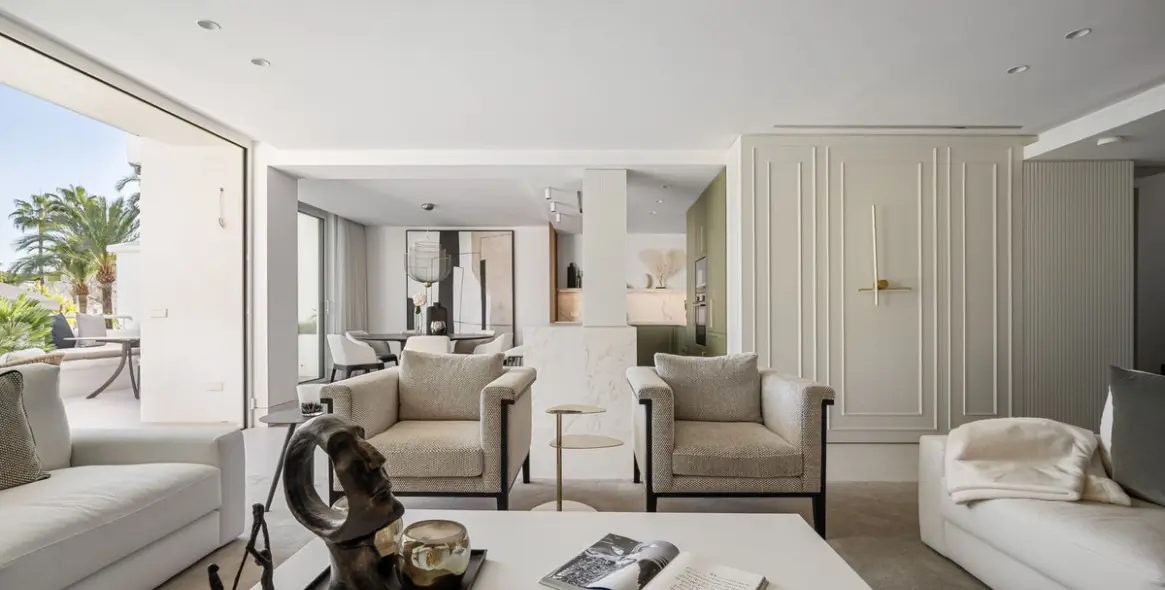 Sale of penthouse duplex in The Golden Mile 1