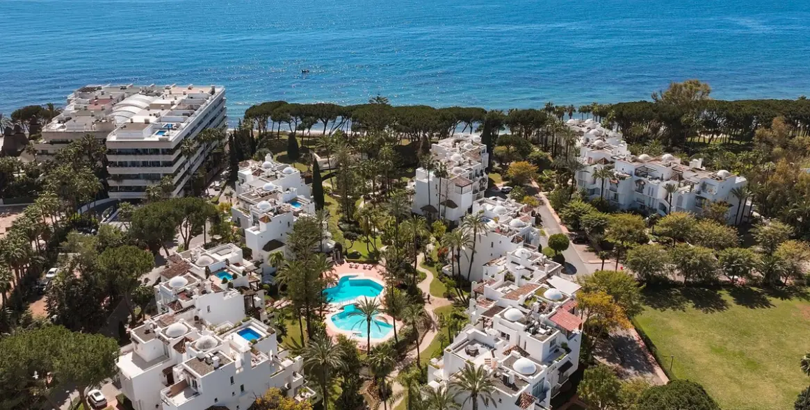 Sale of penthouse duplex in The Golden Mile 26