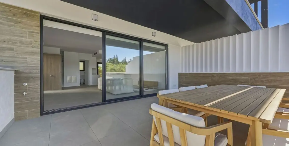 Short-term rent of semi-detached house in Estepona 1