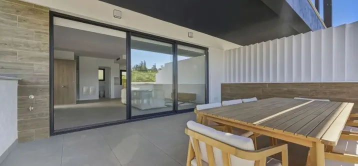Short-term rent of semi-detached house in Estepona 0