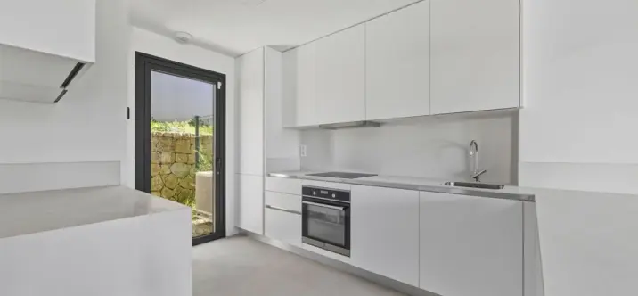 Short-term rent of semi-detached house in Estepona 4