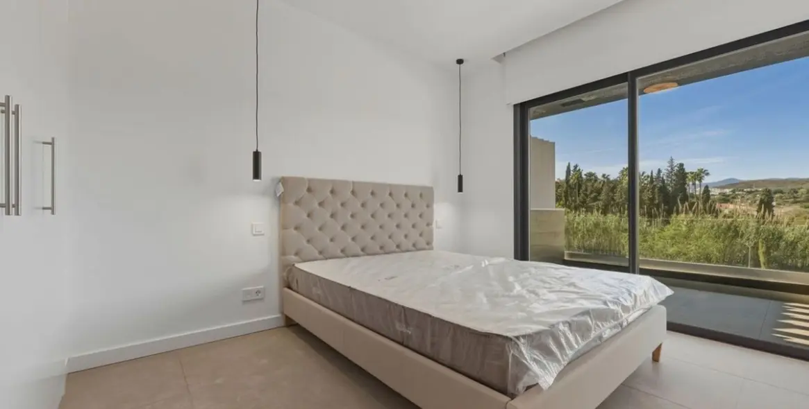 Short-term rent of semi-detached house in Estepona 12