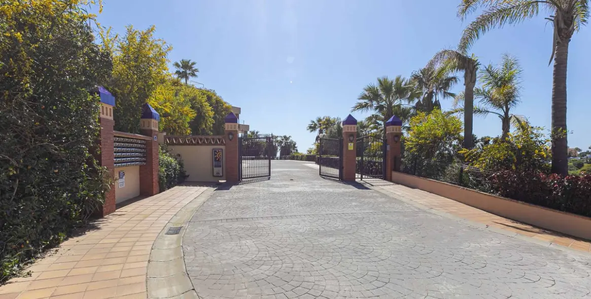 Продажа апартаментов на первом этаже в El Chaparral 2