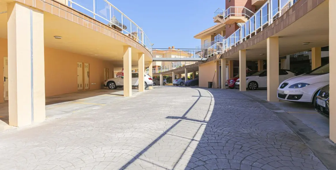 Продажа апартаментов на первом этаже в El Chaparral 4