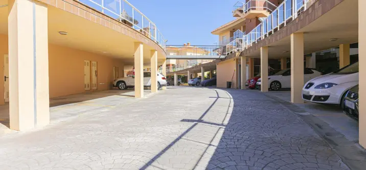 Sale of ground floor apartment in El Chaparral 3