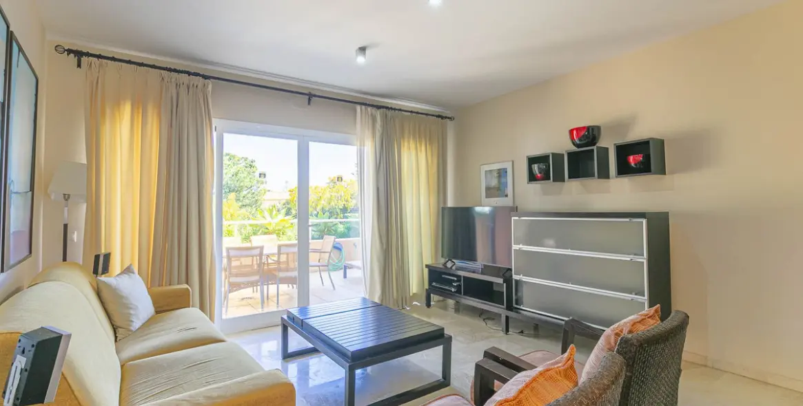 Продажа апартаментов на первом этаже в El Chaparral 26