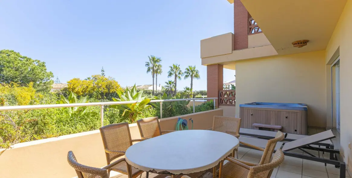 Продажа апартаментов на первом этаже в El Chaparral 31