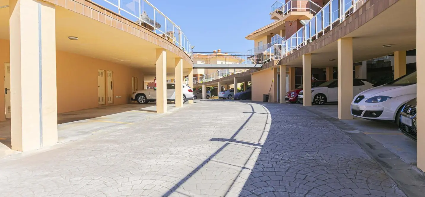 Venta de apartamento en planta baja en El Chaparral 3