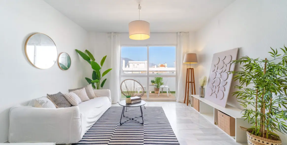 Venta de apartamento en planta media en Fuengirola 1