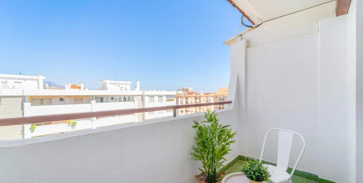 Venta de apartamento en planta media en Fuengirola 9