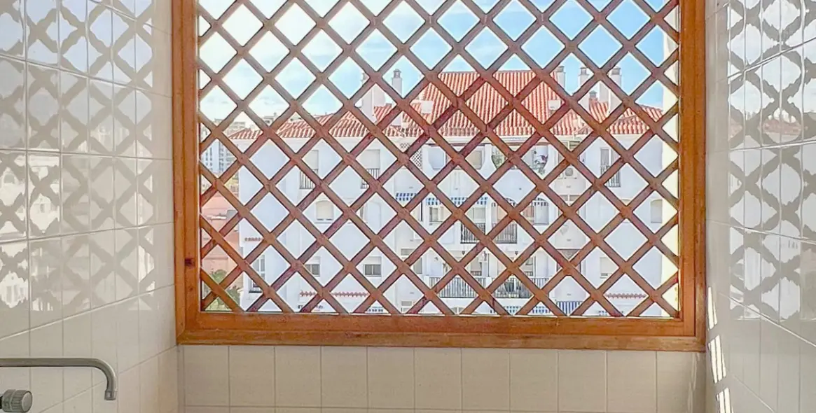 Venta de apartamento en planta media en Fuengirola 31