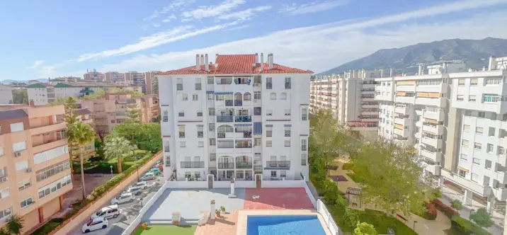 Sale of middle floor apartment in Fuengirola 4