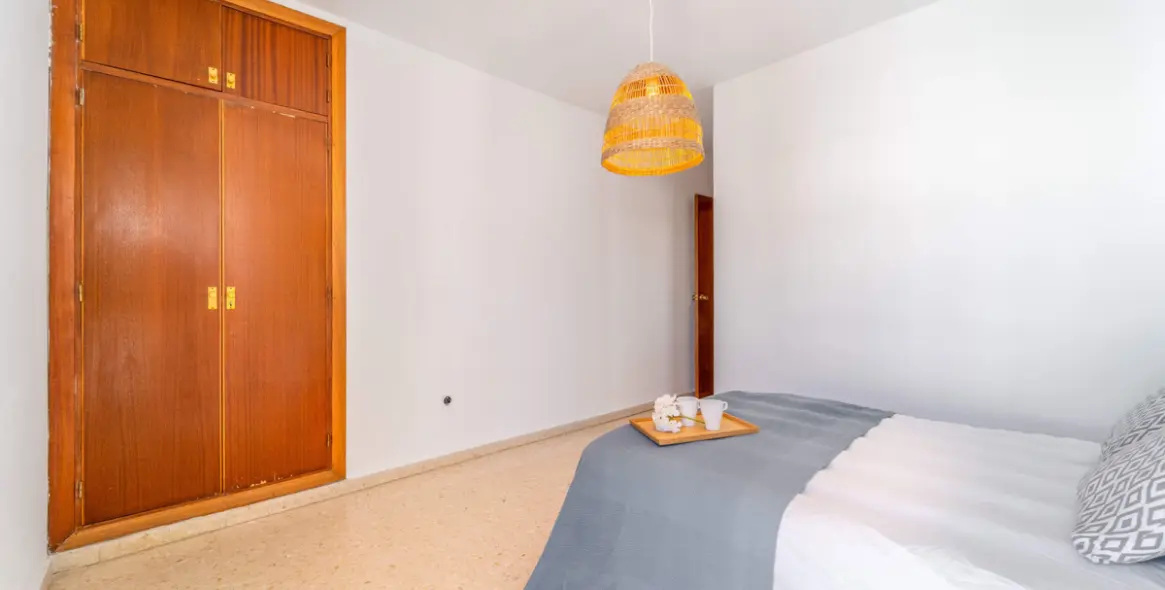 Sale of middle floor apartment in Fuengirola 28