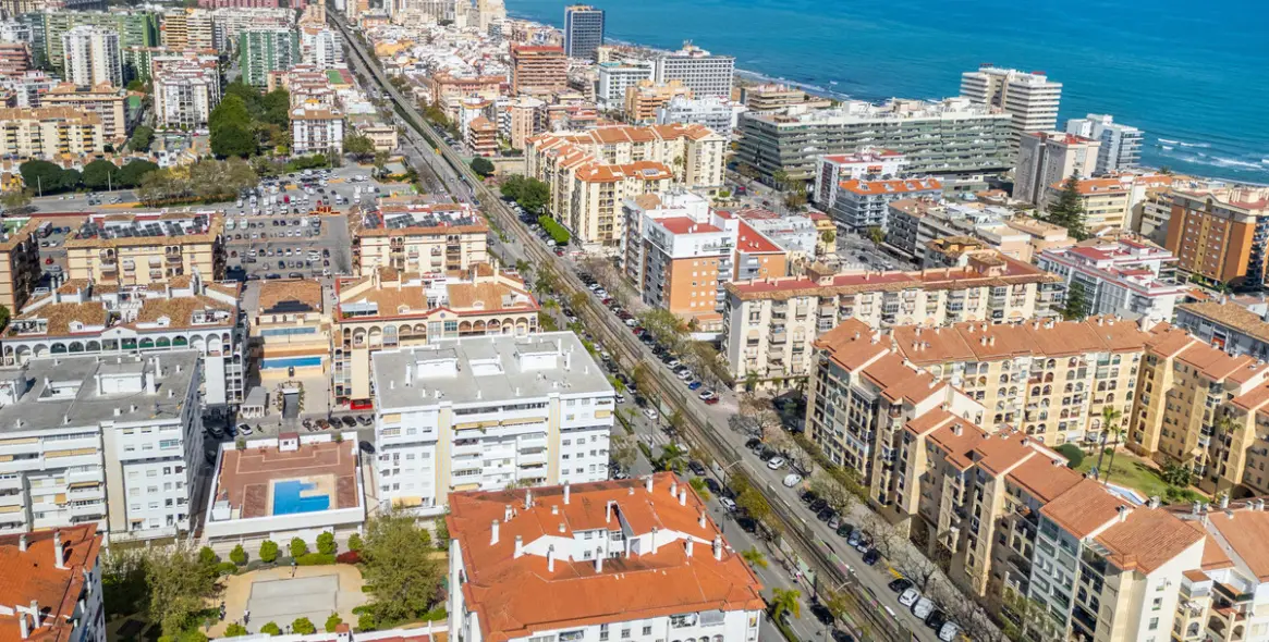 Sale of middle floor apartment in Fuengirola 44